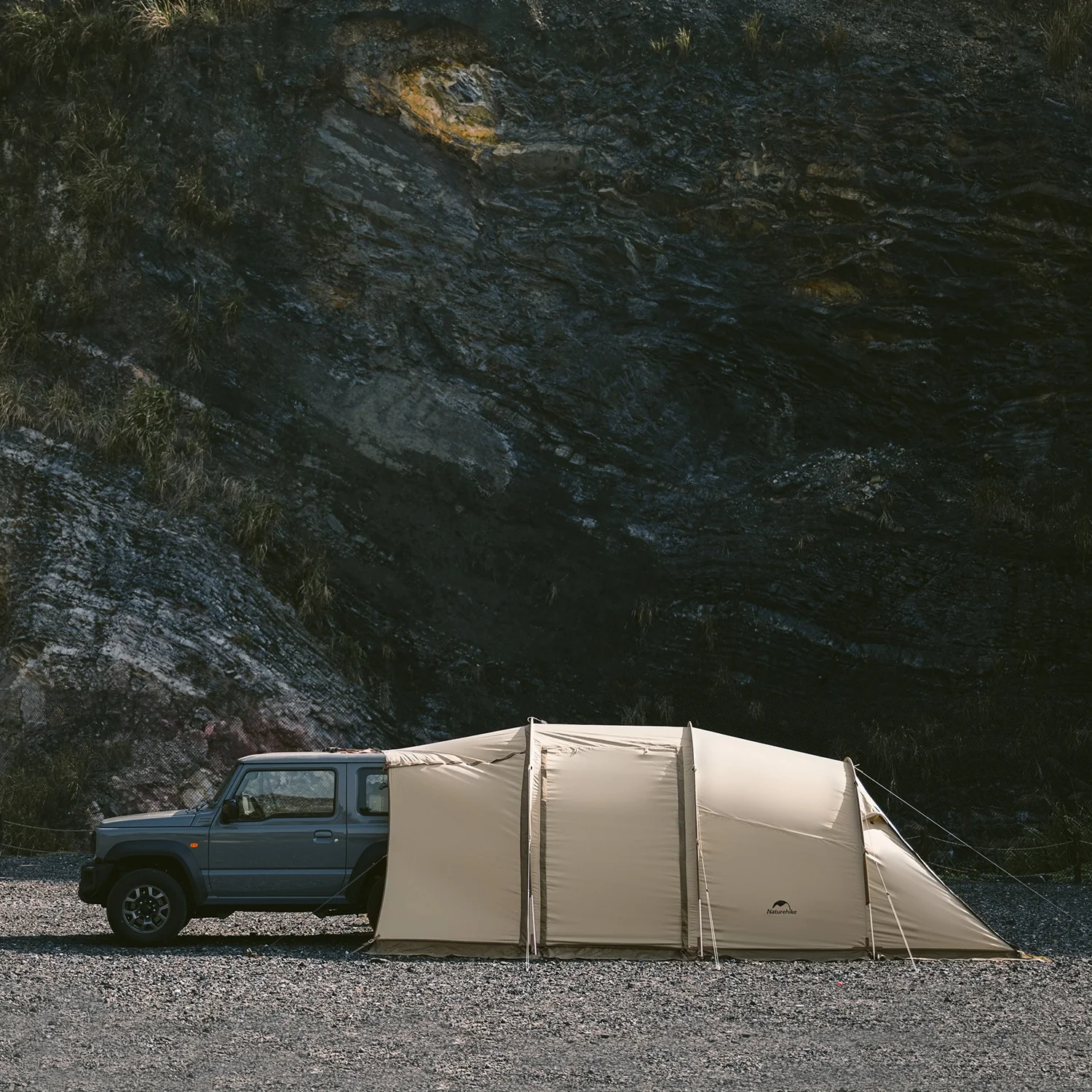 Car Tail Tunnel 4 Season Tent - Image 8